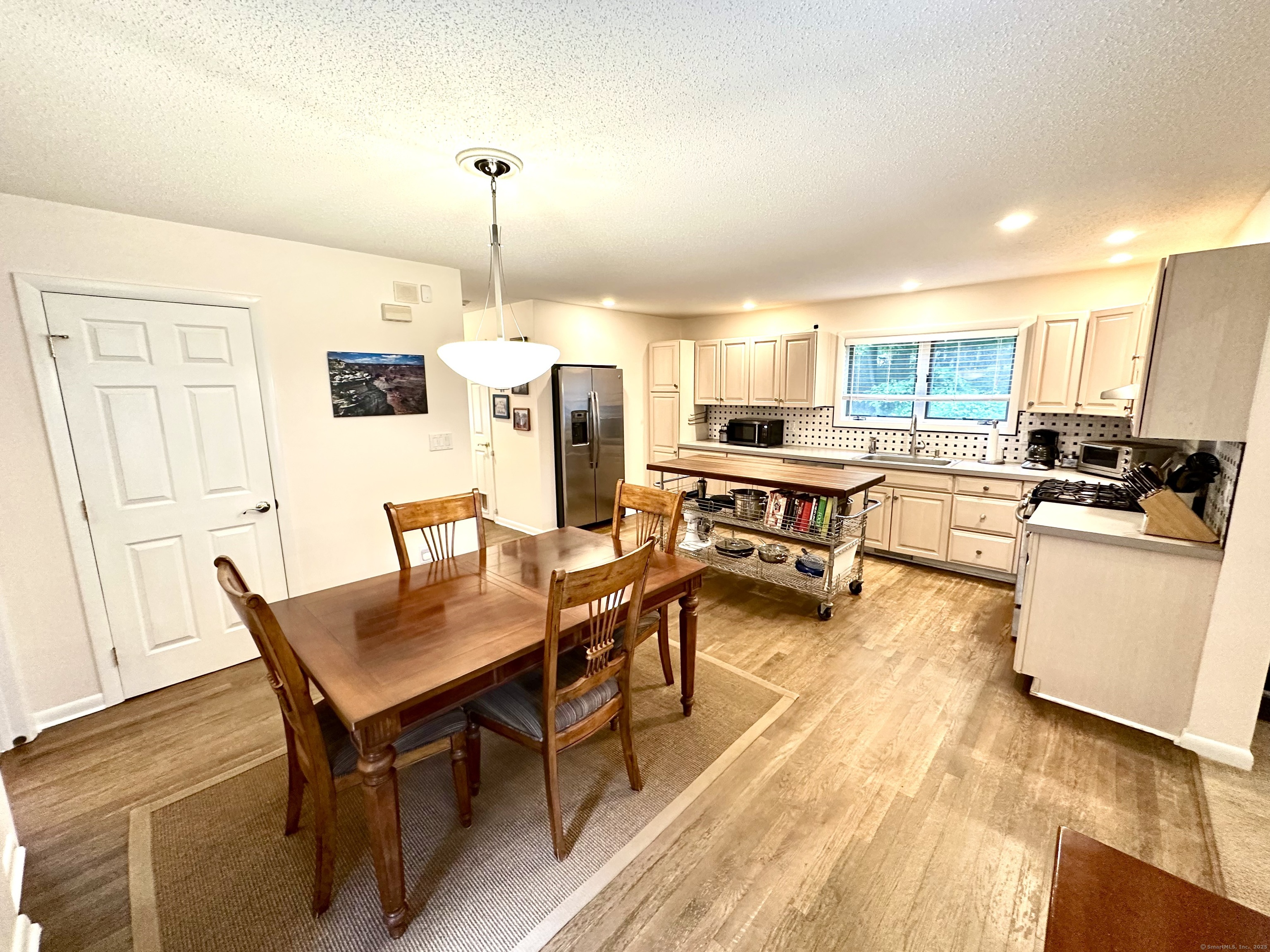 36 Hampshire Drive, Hamden, Connecticut image 9
