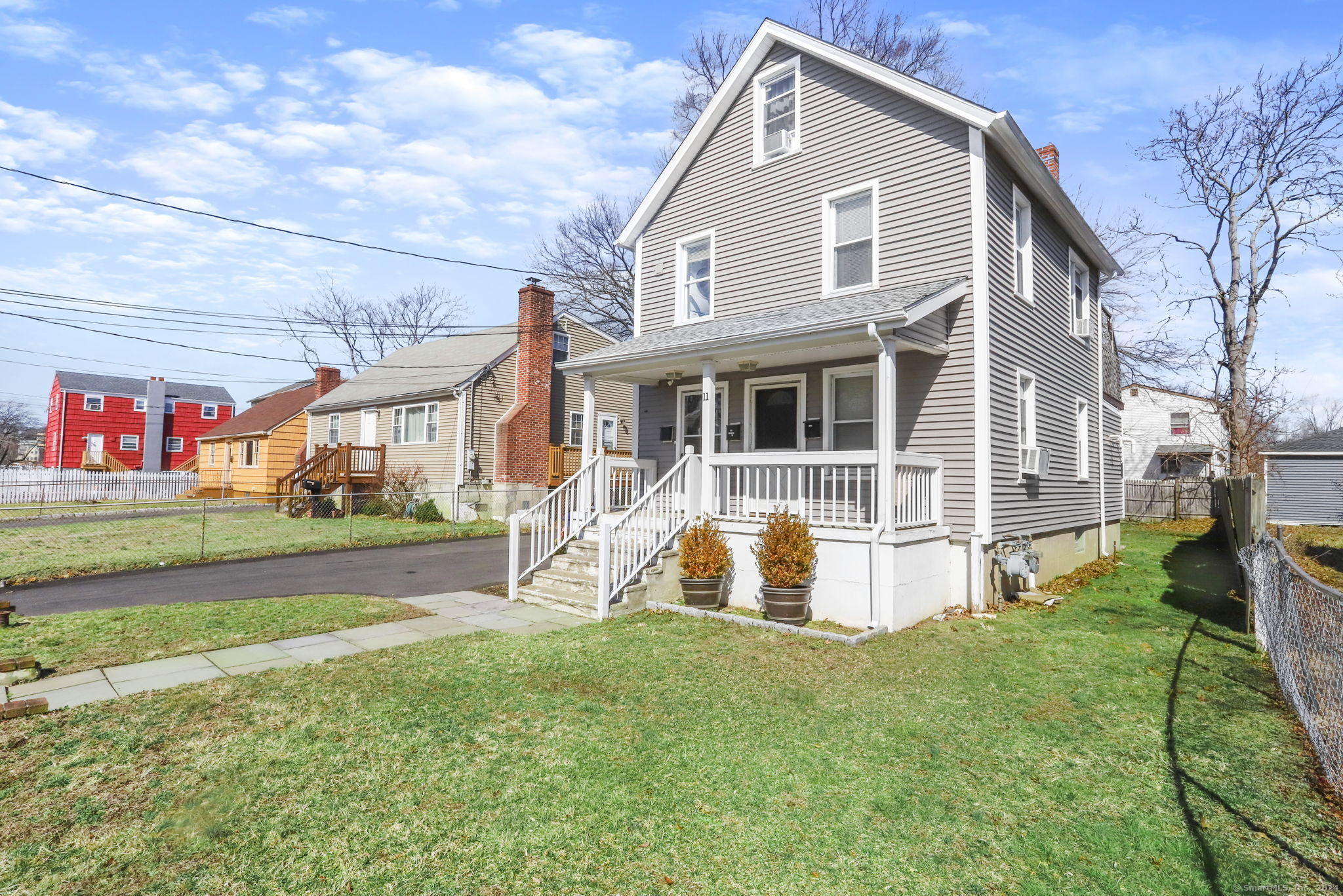 11 Sable Street, Norwalk, Connecticut - 2 Bedrooms  
1 Bathrooms  
4 Rooms - 