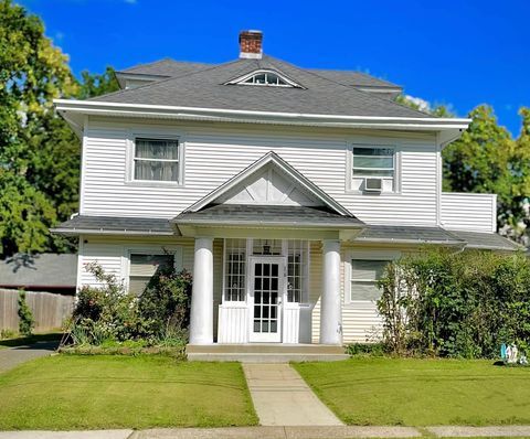 16 Lilley Road West Hartford CT 06119