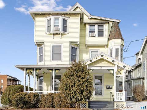 Multifamily For Rent - 21 Holmes Avenue #3RD FLOOR<br/> New Haven County, Waterbury, CT 06710