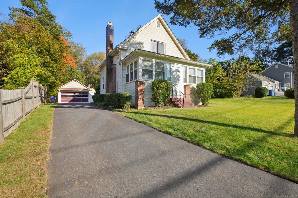 Photo of 108 Woodland Avenue, Bloomfield, CT 06002 (MLS # 24121922)