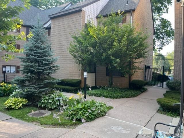 West Hartford, Connecticut 06107, United States, 1 Bedroom Bedrooms, ,1 BathroomBathrooms,Residential,Active,162541