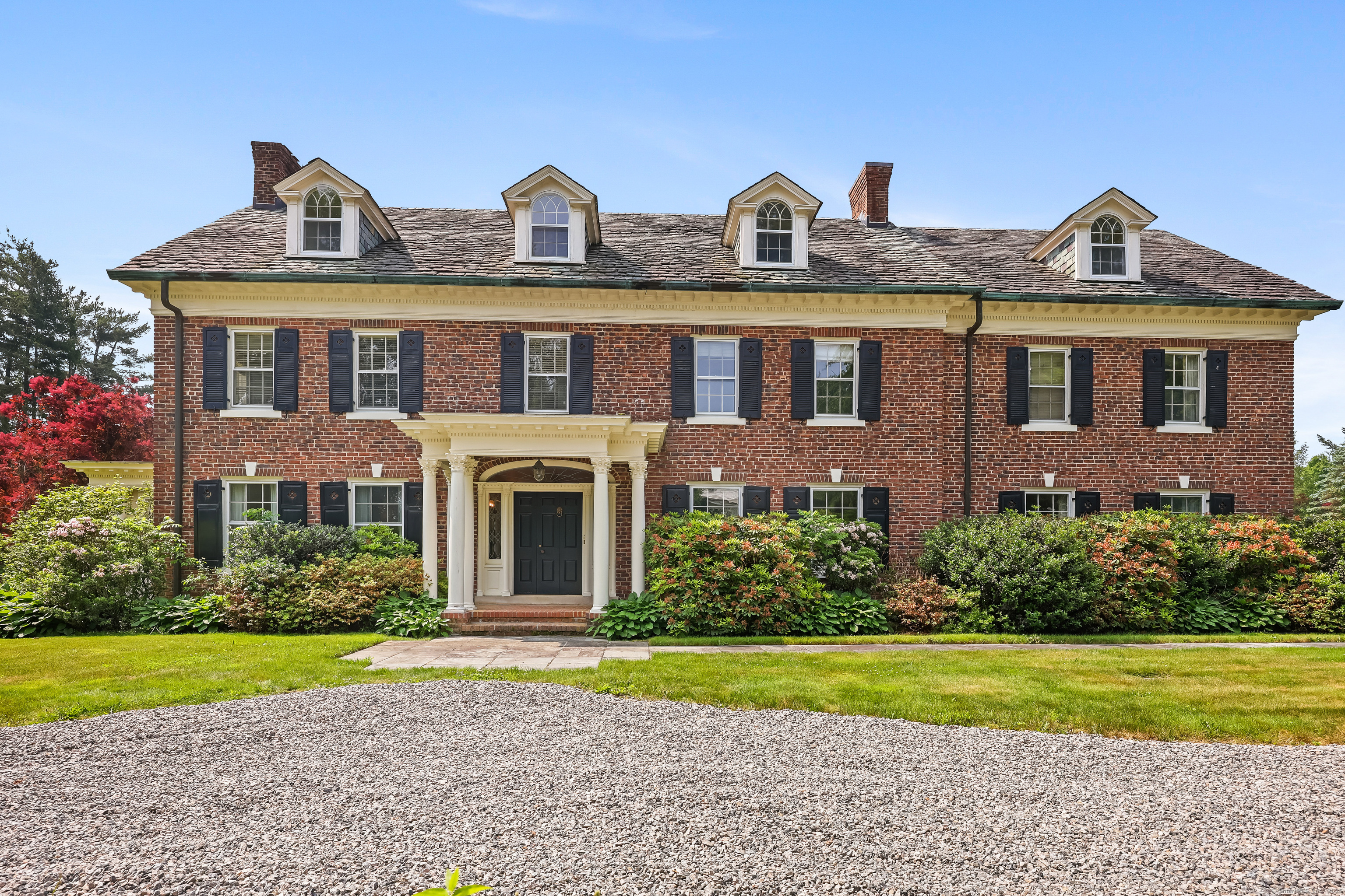 325 Woodbury Road