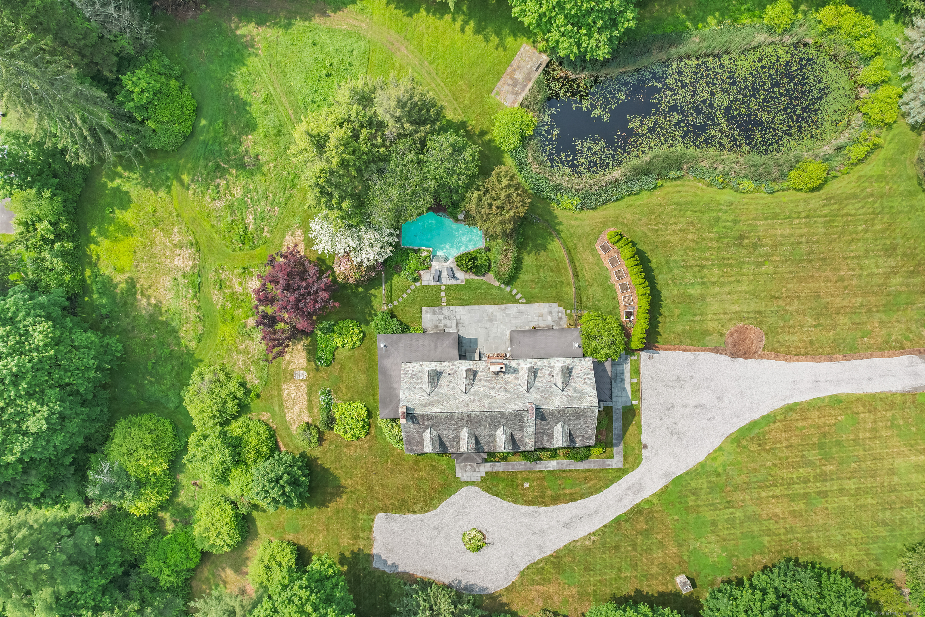 325 Woodbury Road