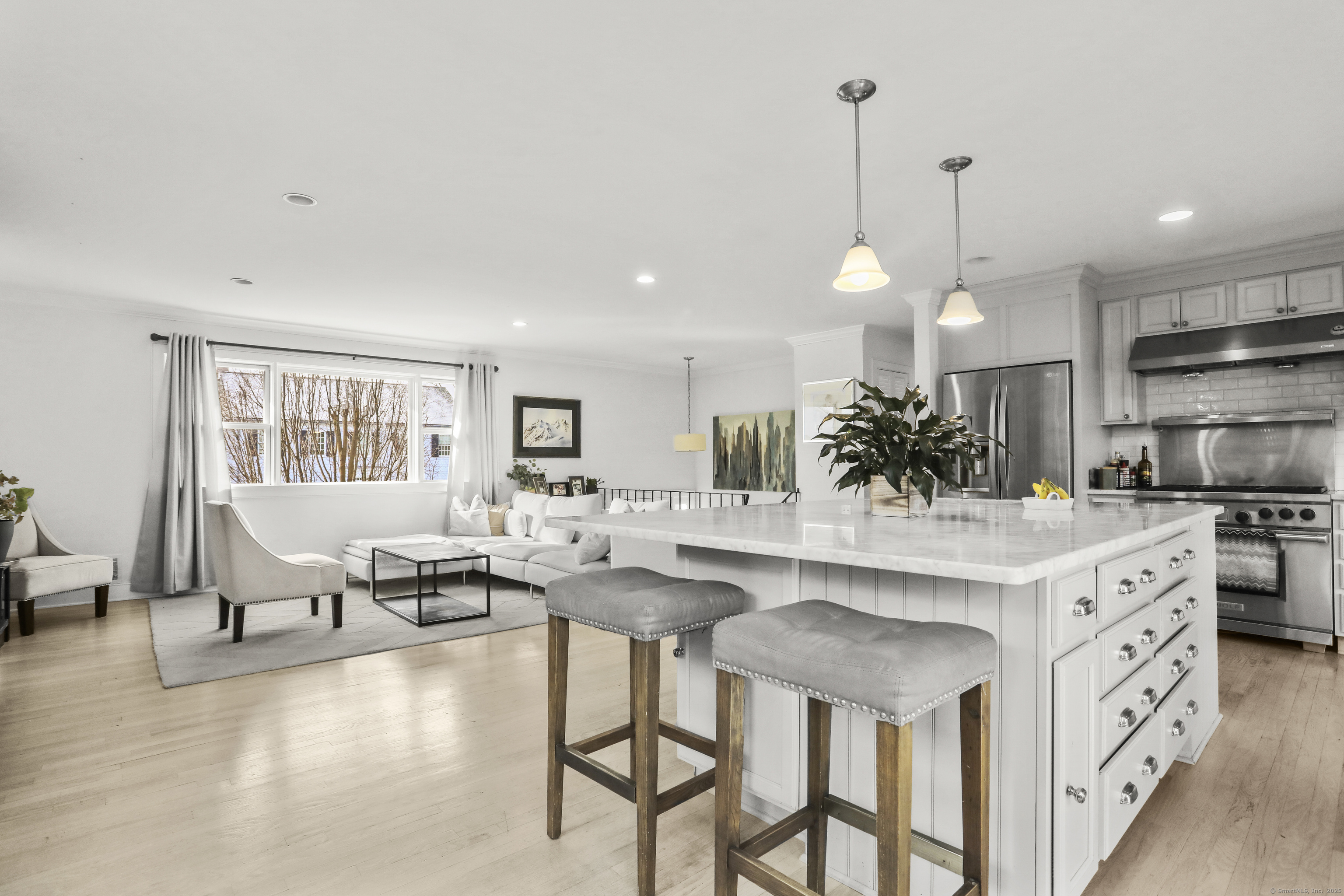 6 Meadowbank Road