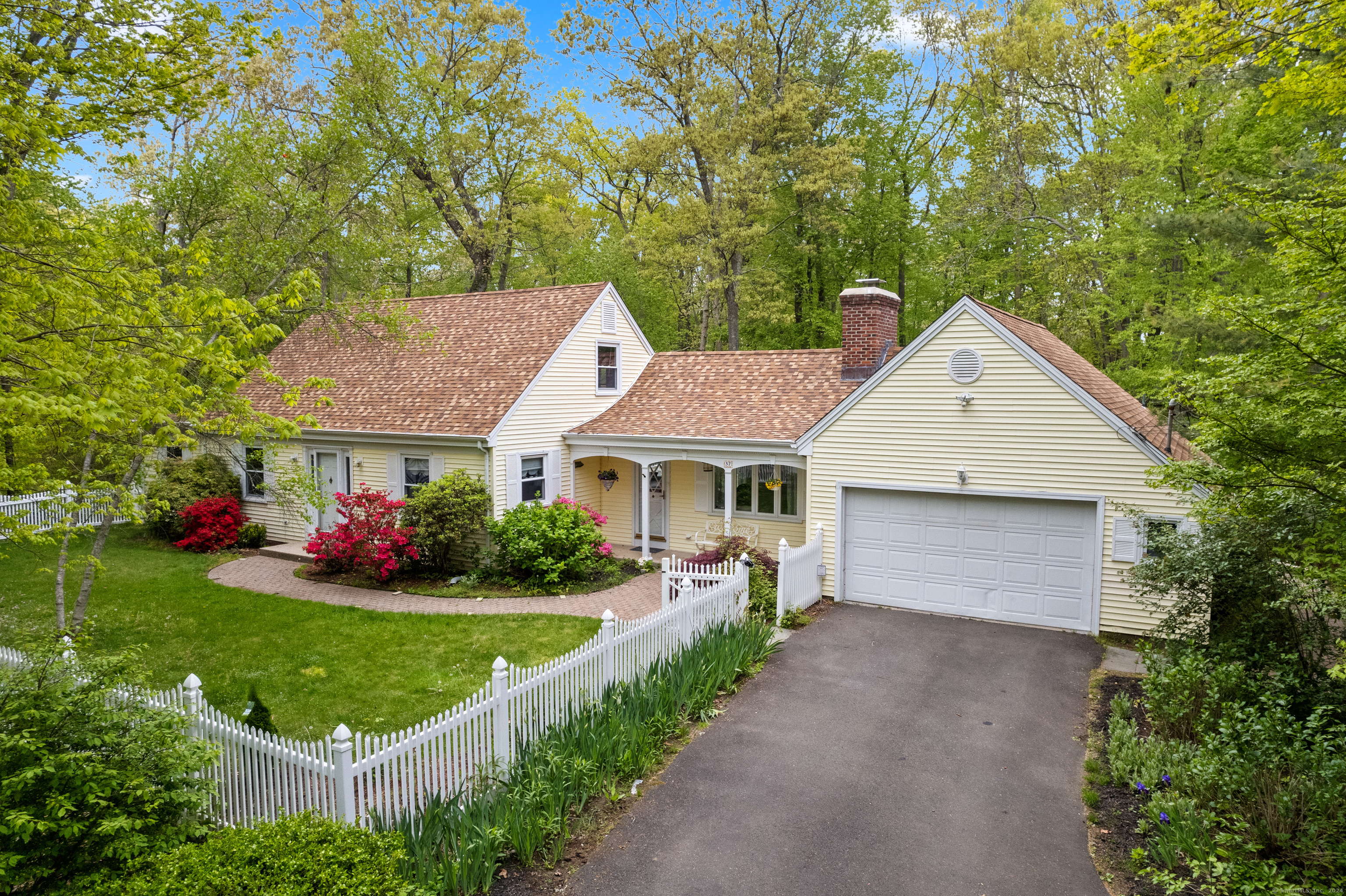 Photo 1 of 37 Church Lane, Madison, Connecticut, $715,000, Web #: 24017971