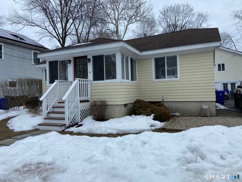 Photo of 4 McKendry Court, Norwalk, CT 06853 (MLS # 24156354)