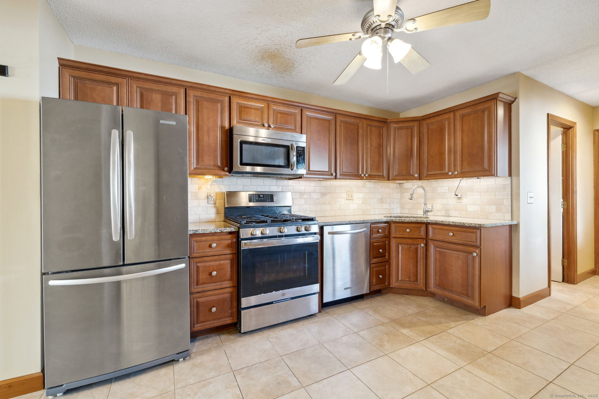 1305 Mill Pond Drive #1305, South Windsor, Connecticut image 3
