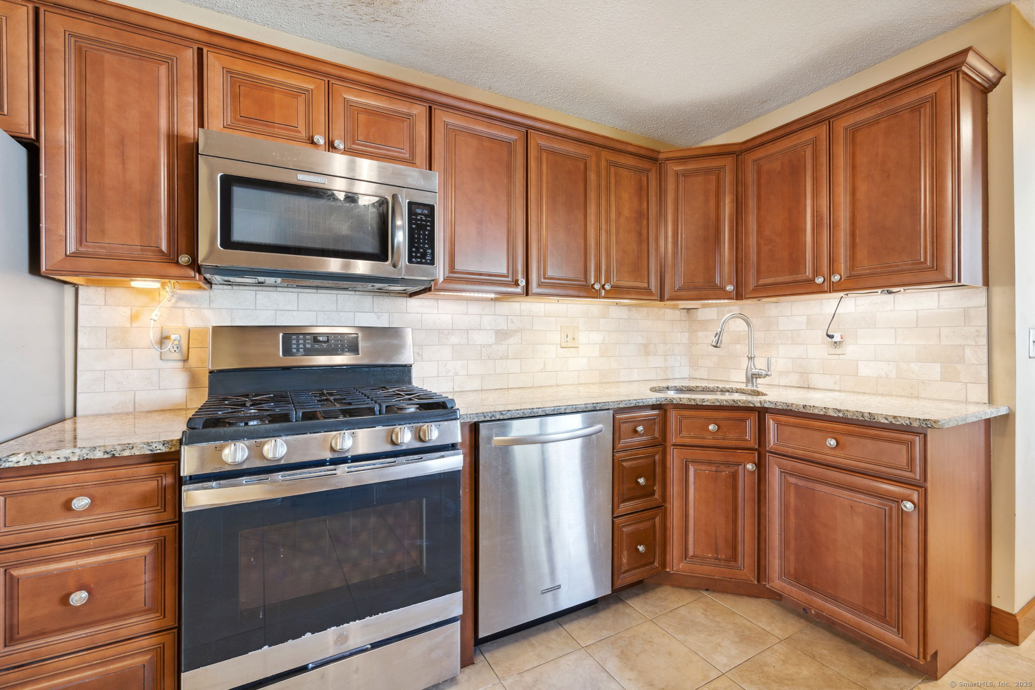 1305 Mill Pond Drive #1305, South Windsor, Connecticut image 2