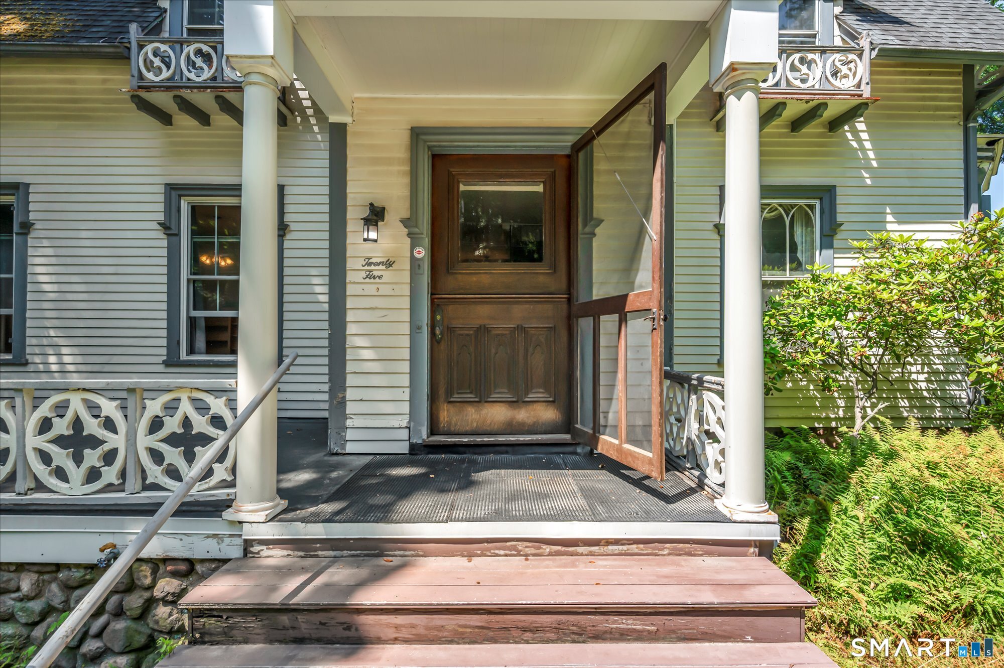25 Ellington Avenue