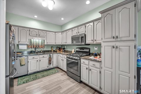 Tiny photo for 24 Honeysuckle Court #24, Berlin, CT 06037 (MLS # 24164614)