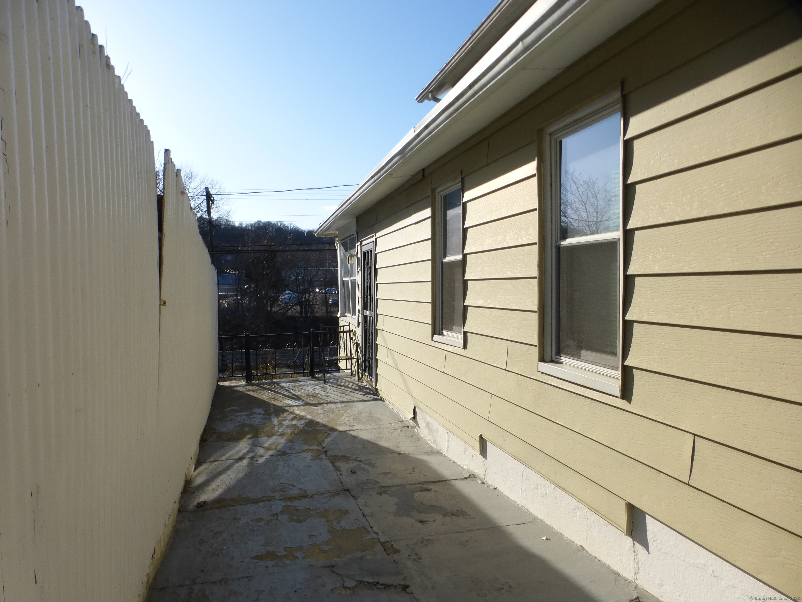1635 S Main Street, Waterbury, Connecticut image 27