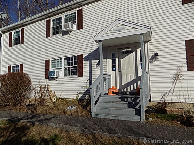 25 Canterbury Arms 25, New Milford, Connecticut - 2 Bedrooms  
1 Bathrooms  
4 Rooms - 