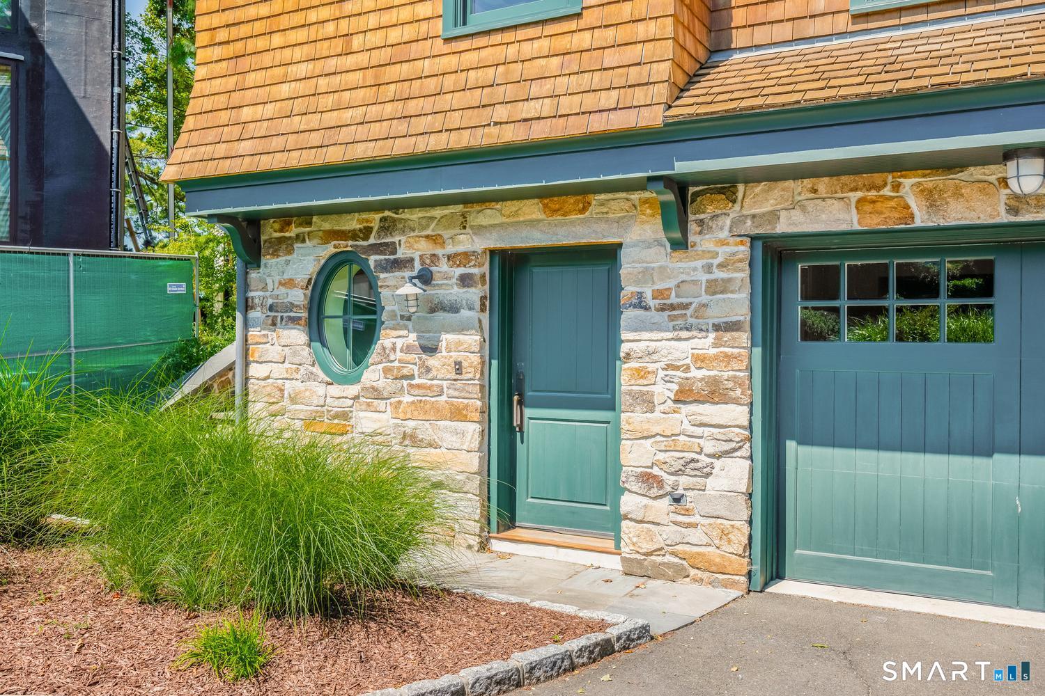 14 Rocky Point Road