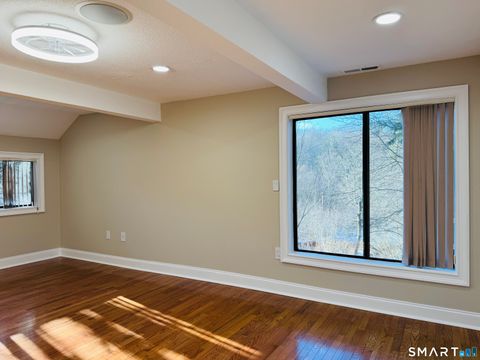 Tiny photo for 2 Highland Square #2, Avon, CT 06001 (MLS # 24155539)