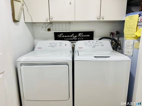 Tiny photo for 2 Highland Square #2, Avon, CT 06001 (MLS # 24155539)