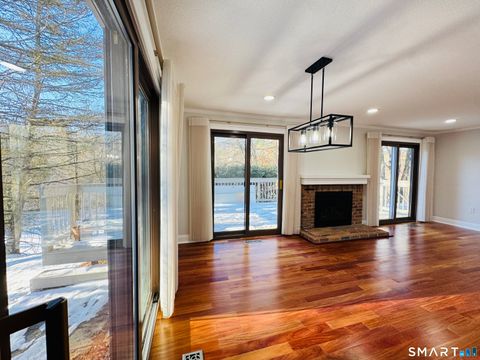 Tiny photo for 2 Highland Square #2, Avon, CT 06001 (MLS # 24155539)