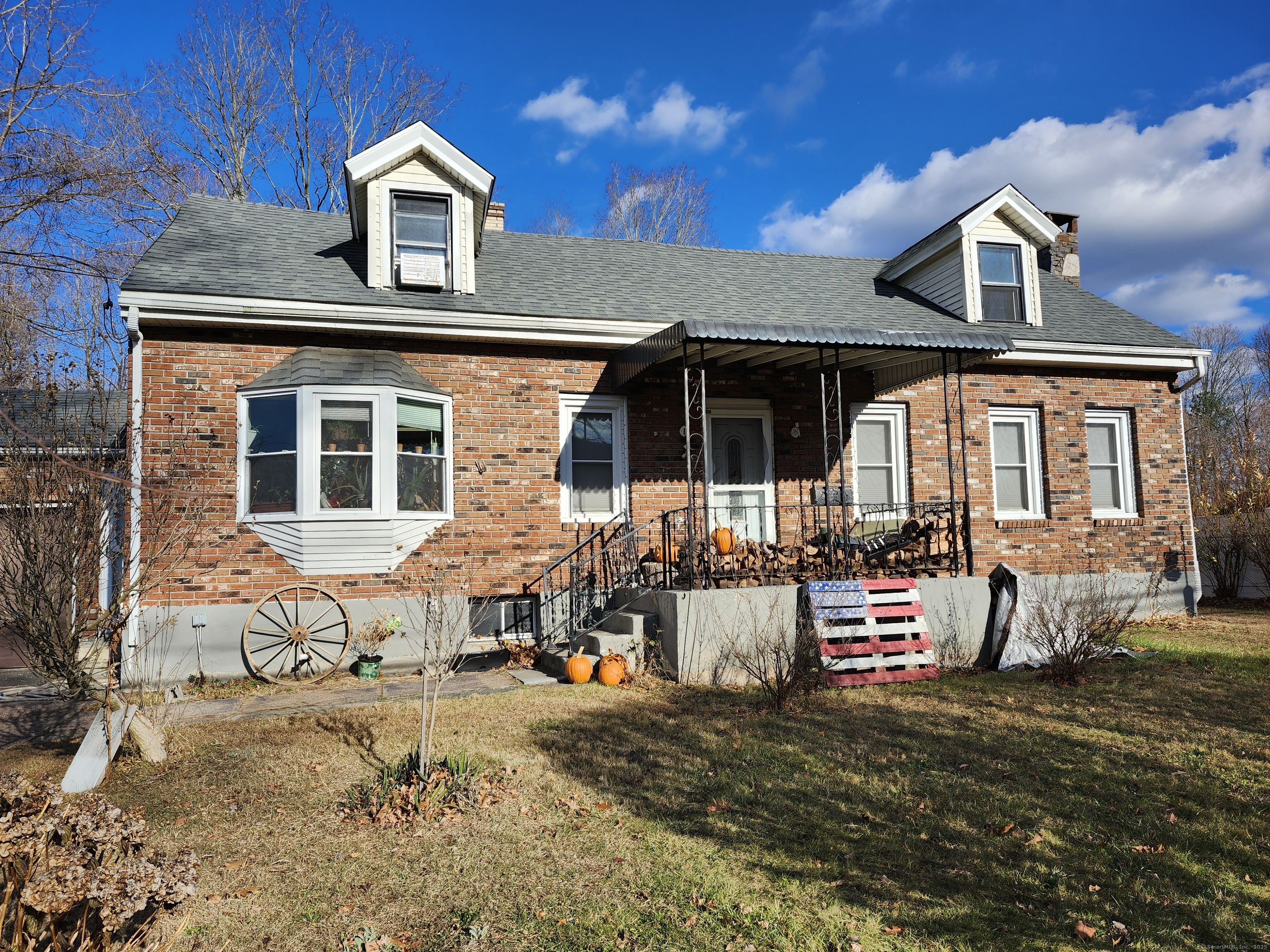 Old Dobson Road, Vernon, Connecticut - 3 Bedrooms  
3 Bathrooms  
7 Rooms - 