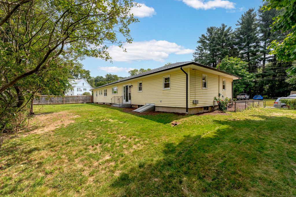 Photo of 8 Bonnie Lane, Waterbury, CT 06705 (MLS # 24146155)