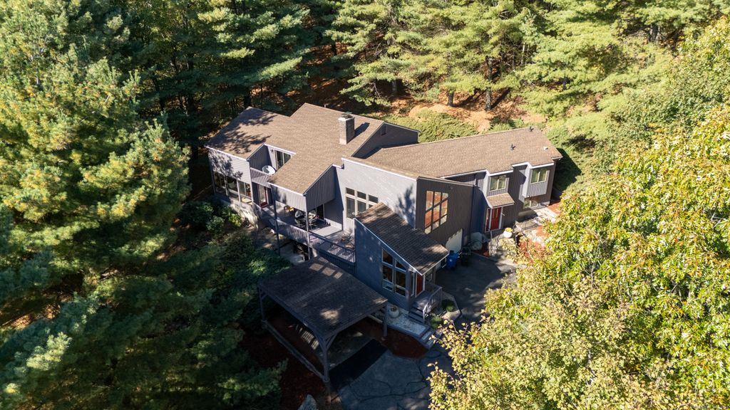 Photo of 6 Deerfield Trace, Burlington, CT 06013 (MLS # 24132016)