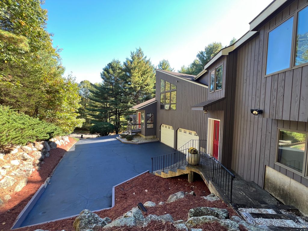 Photo of 6 Deerfield Trace, Burlington, CT 06013 (MLS # 24132016)