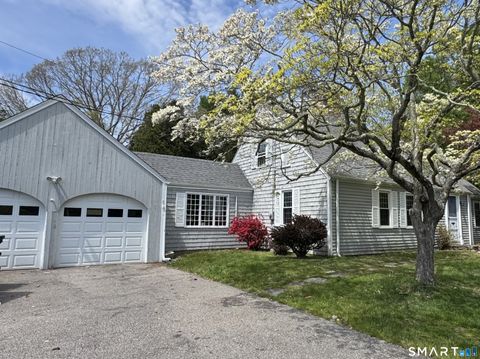Photo of 240 Great Neck Road, Waterford, CT 06385 (MLS # 24175333)