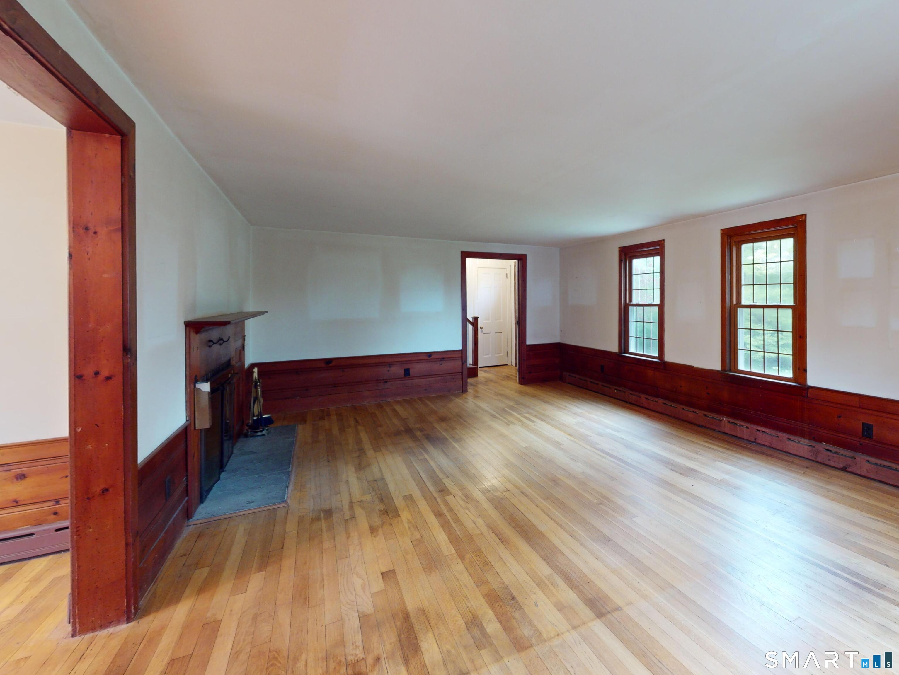 240 Great Neck Road