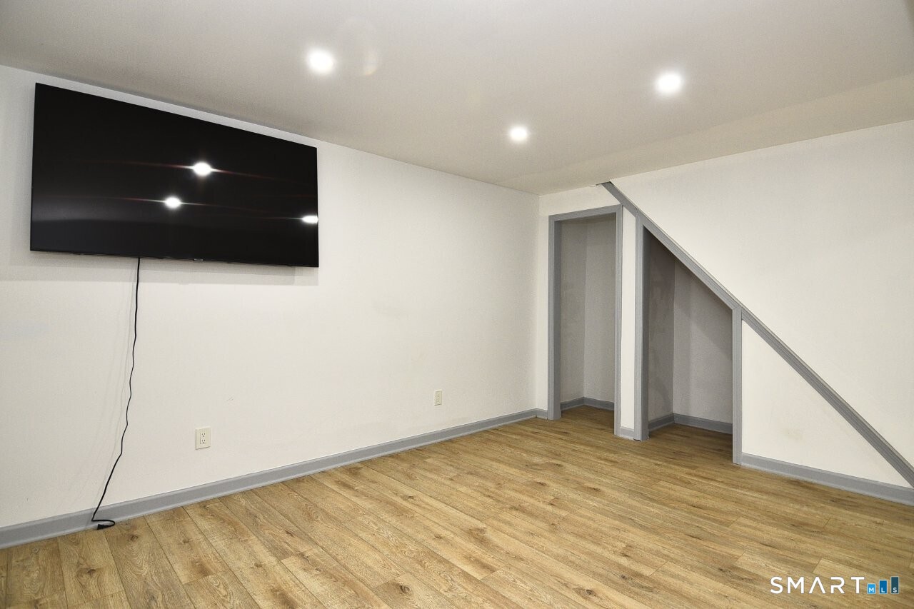 170 Sequoia Road