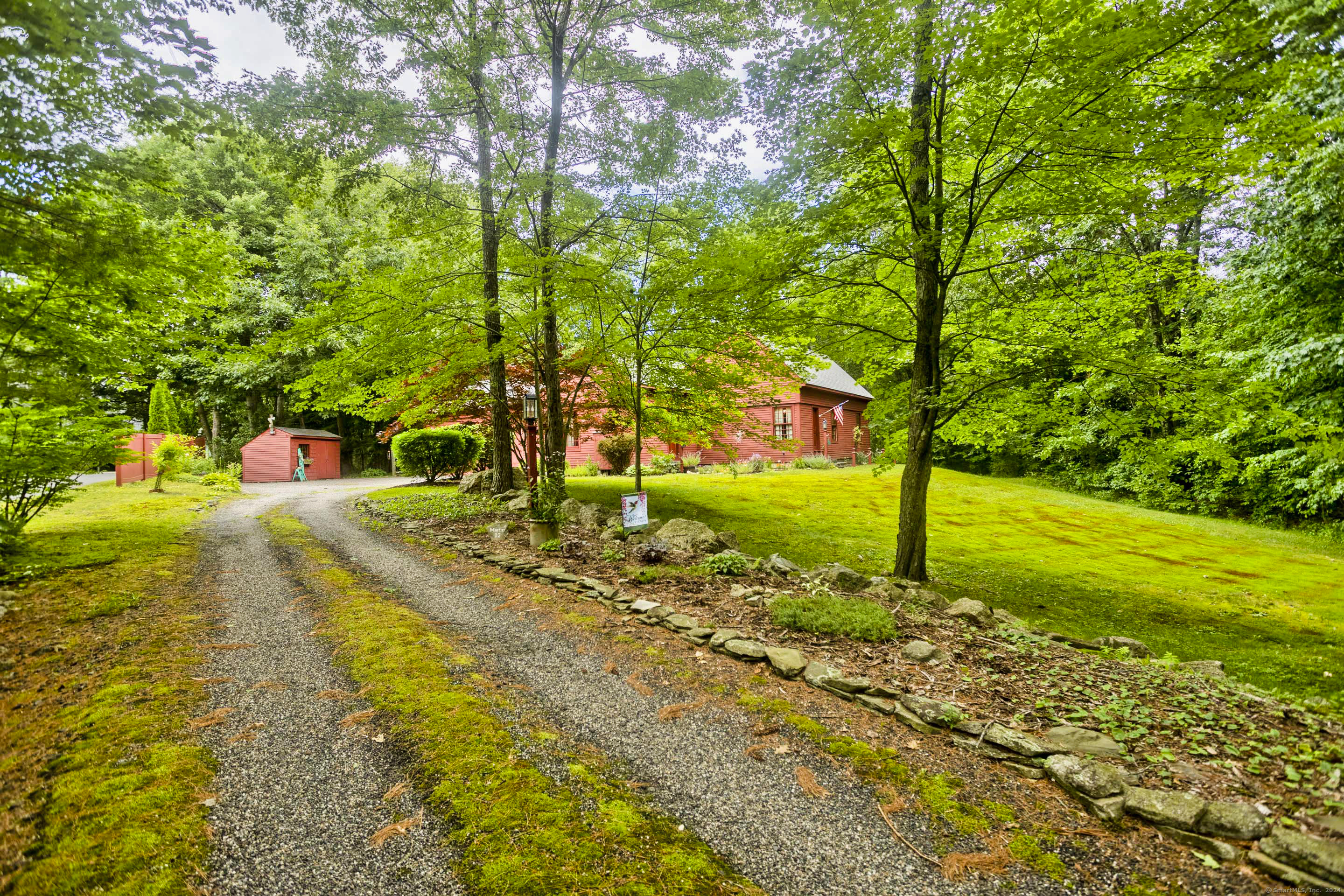 Pine Mountain Circle, Barkhamsted, Connecticut - 2 Bedrooms  
2 Bathrooms  
4 Rooms - 