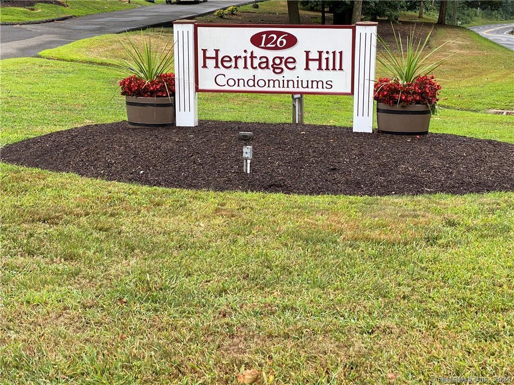 126 Sherman Hill Road Apt B9, Woodbury, Connecticut - 2 Bedrooms  
1 Bathrooms  
4 Rooms - 