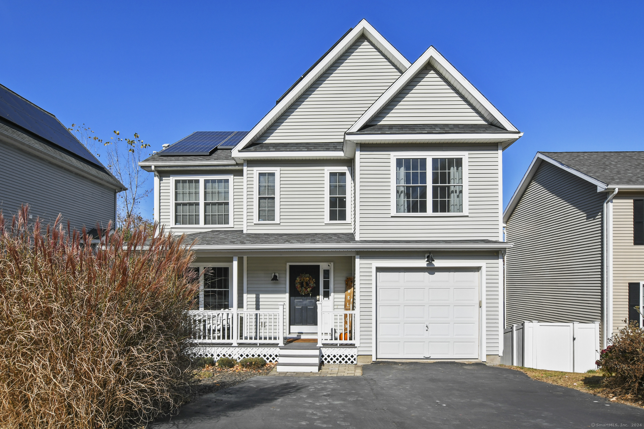 Property for Sale at 28 High Meadow Lane, Bristol, Connecticut - Bedrooms: 3 
Bathrooms: 3 
Rooms: 6  - $379,900