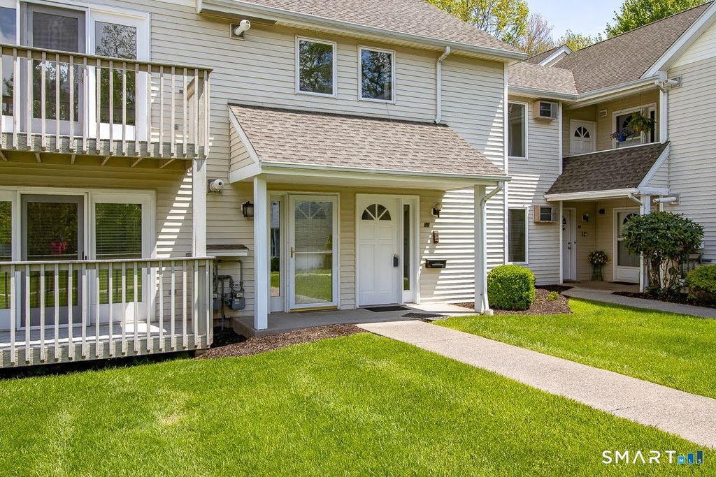 Photo of 29 Millbrook Court #29, Newington, CT 06111 (MLS # 24168948)