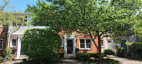 Photo of 155 Penn Common #155, Milford, CT 06460 (MLS # 24135622)