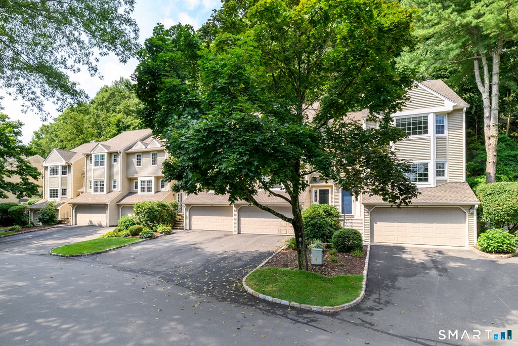 Photo of 133 Governor Trumbull Way #133, Trumbull, CT 06611 (MLS # 24200216)