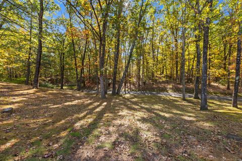 Tiny photo for 239 Old Farms Road #APT 15A, Avon, CT 06001 (MLS # 24125331)