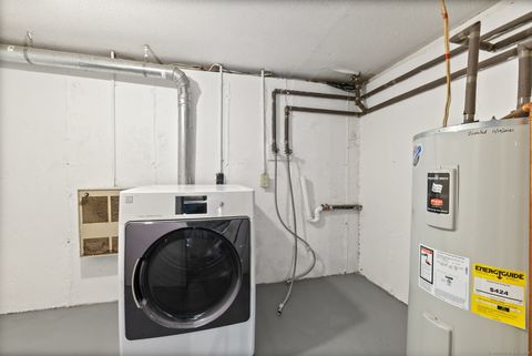 Tiny photo for 239 Old Farms Road #APT 15A, Avon, CT 06001 (MLS # 24125331)