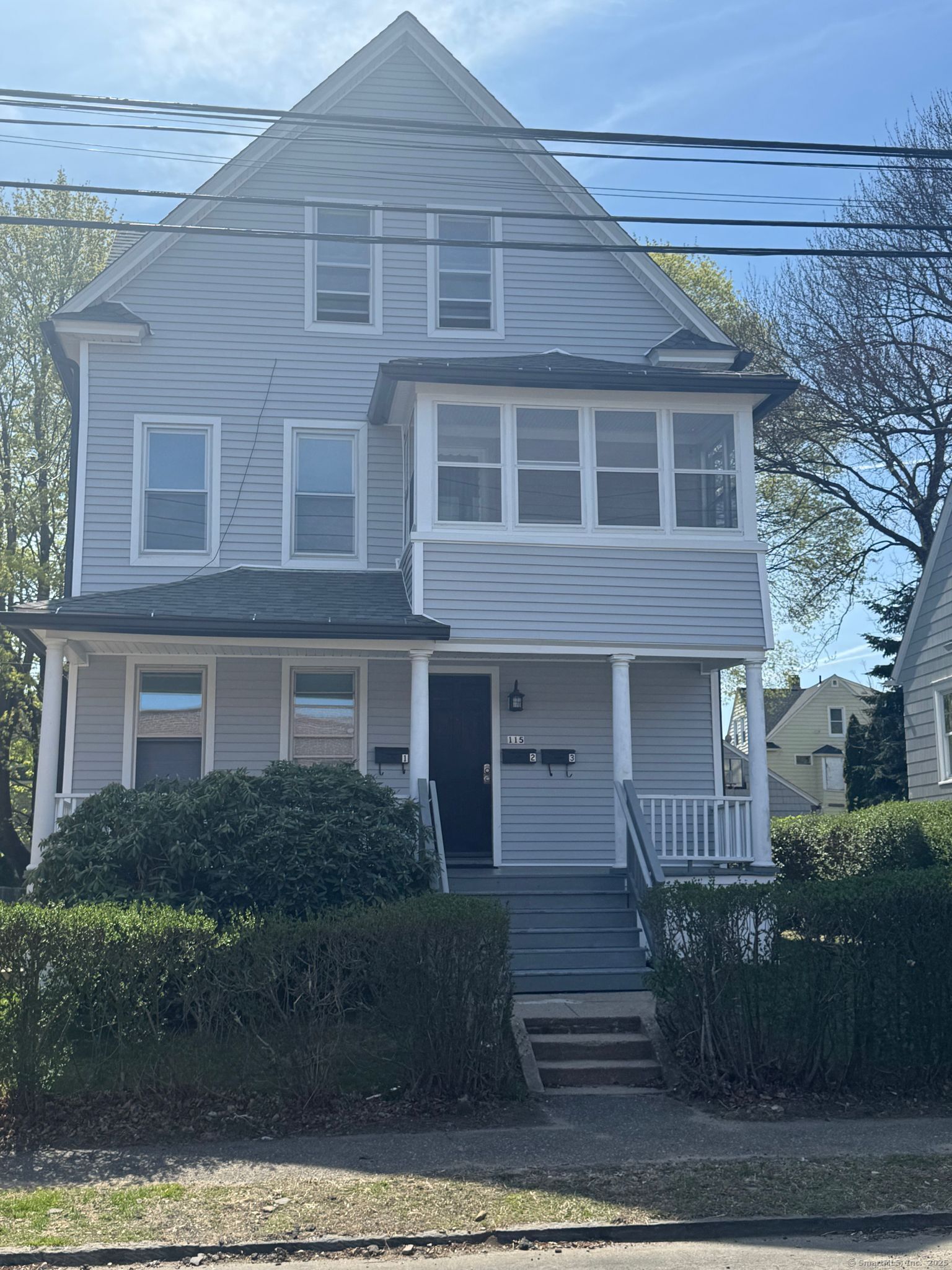 Fox Street 2nd Floor, Bridgeport, Connecticut - 3 Bedrooms  
1 Bathrooms  
14 Rooms - 