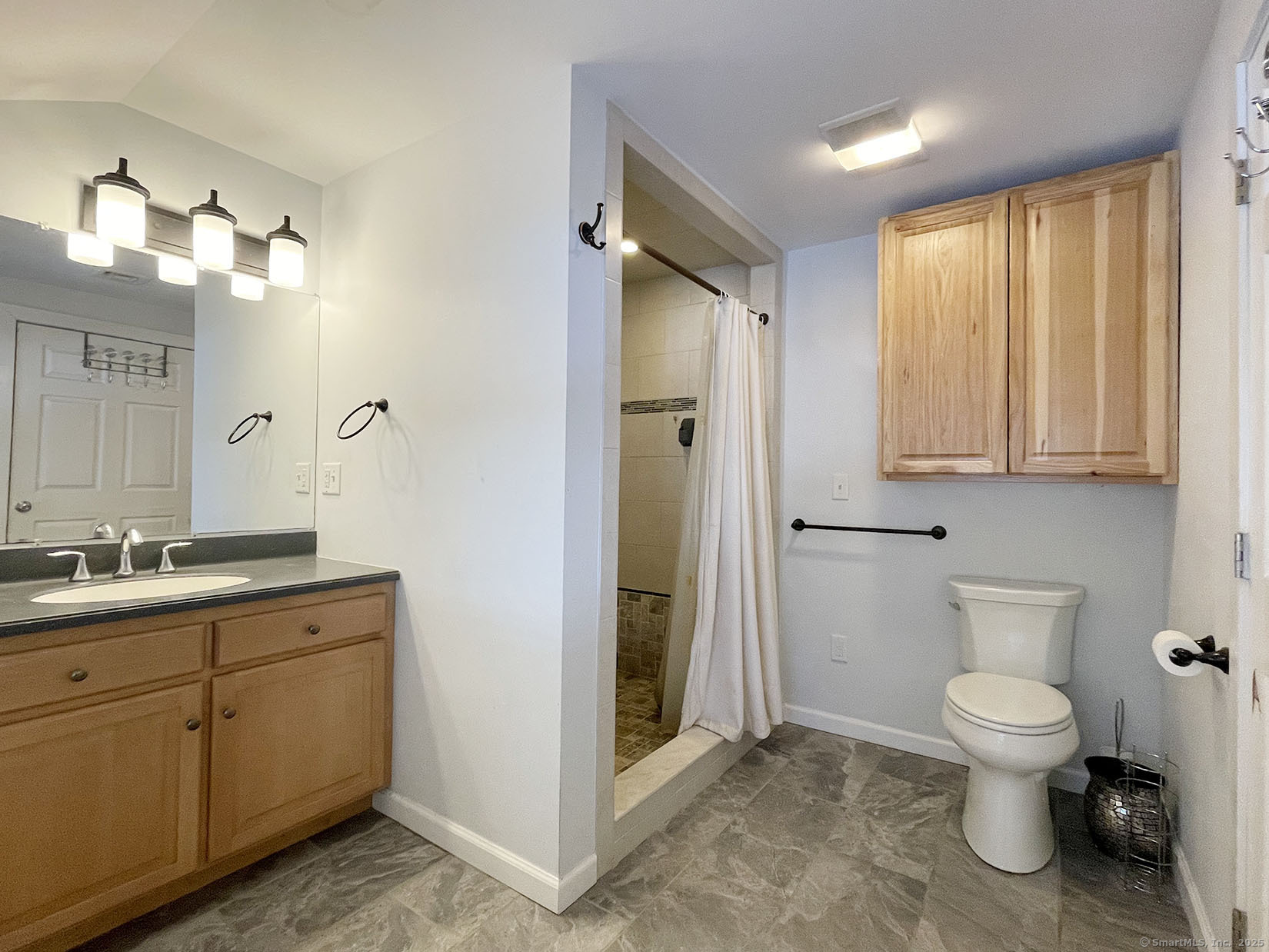 28 Maple Drive, Middlebury, Connecticut image 22