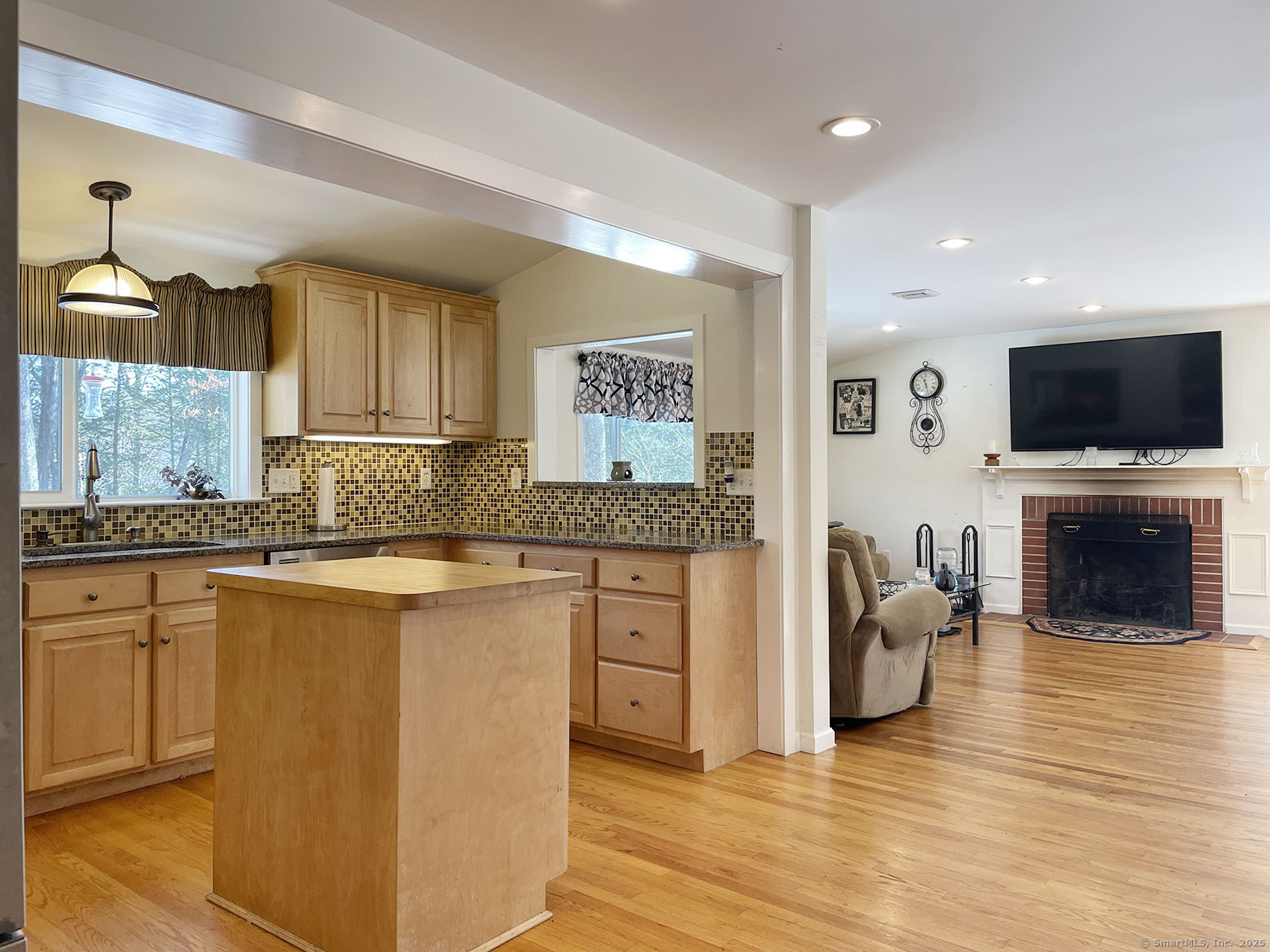 28 Maple Drive, Middlebury, Connecticut image 12