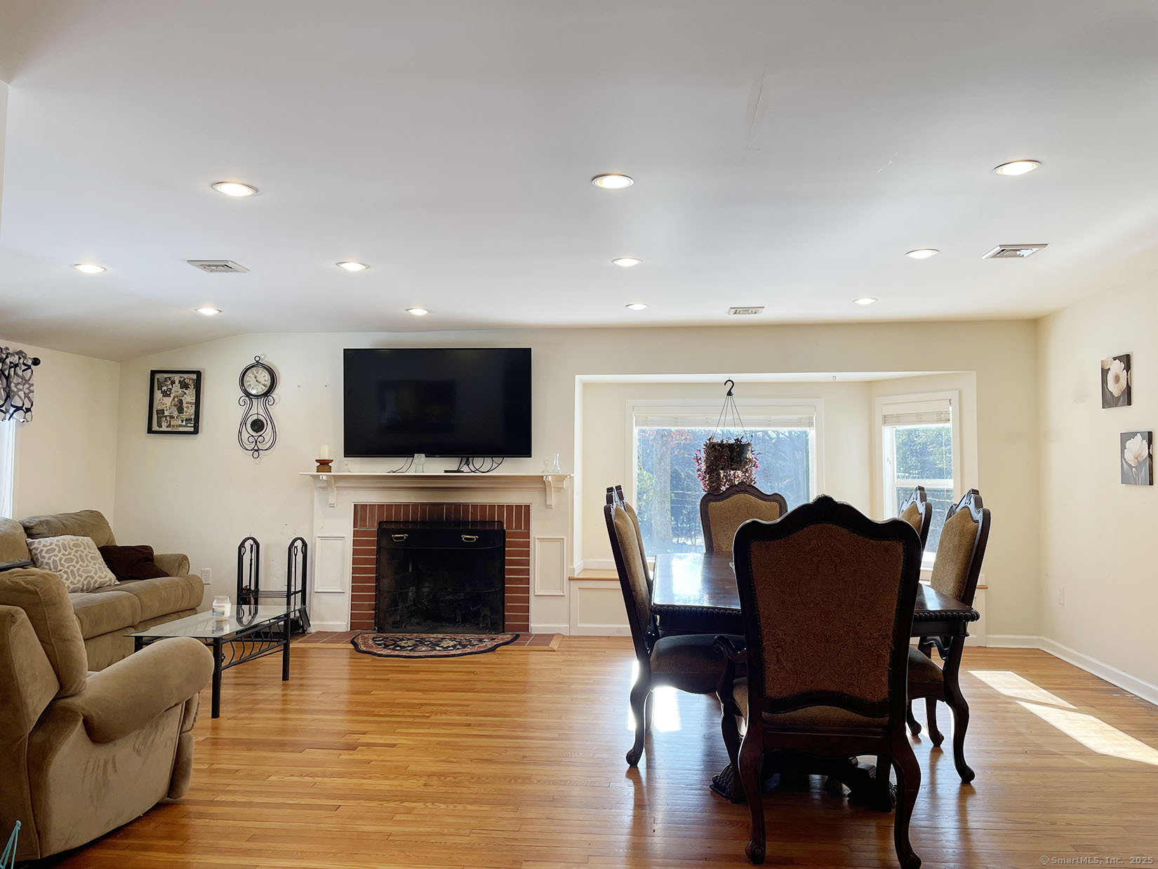 28 Maple Drive, Middlebury, Connecticut image 13