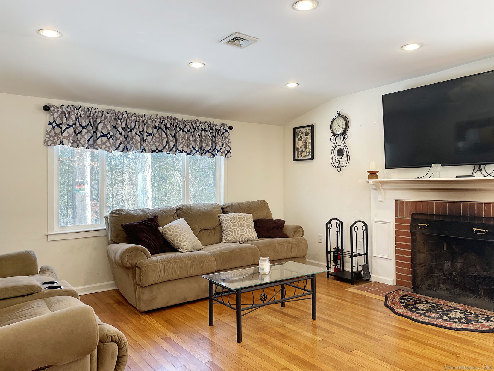 28 Maple Drive, Middlebury, Connecticut image 16
