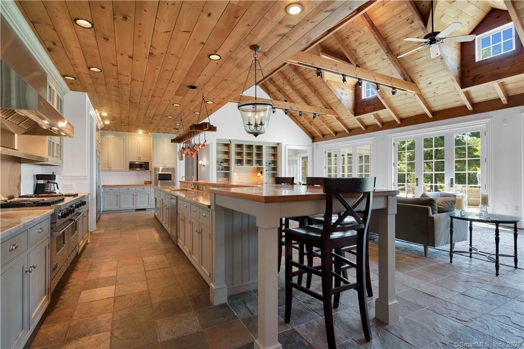 Avon, Connecticut 06001, United States, 6 Bedrooms Bedrooms, ,6 BathroomsBathrooms,Residential,Active,139362