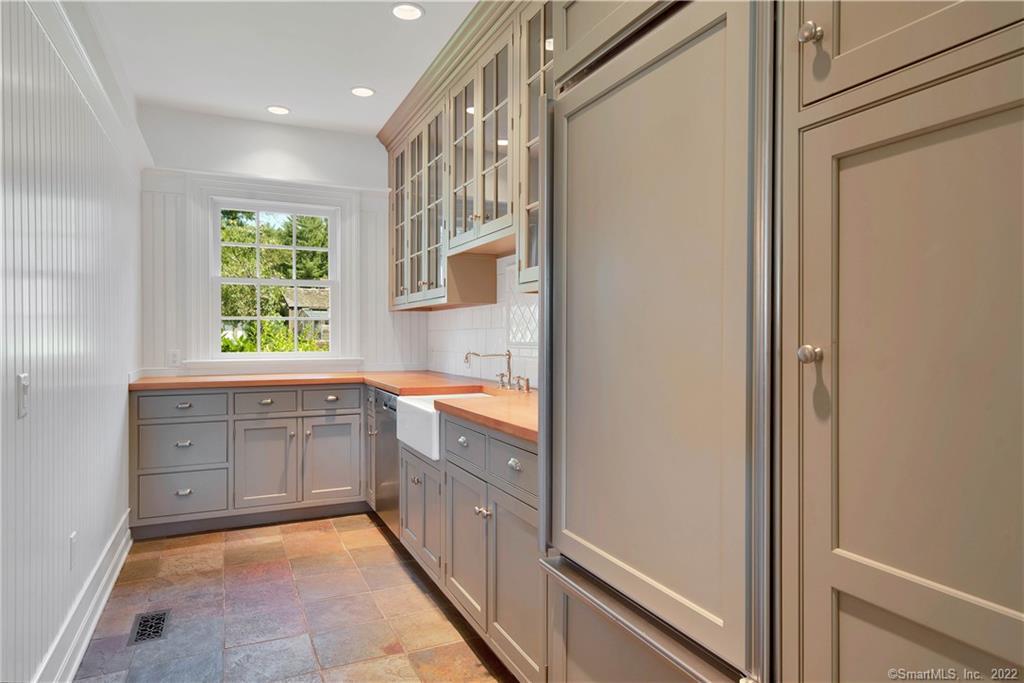 Avon, Connecticut 06001, United States, 6 Bedrooms Bedrooms, ,6 BathroomsBathrooms,Residential,Active,139362