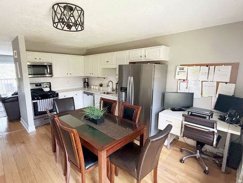 Tiny photo for 322 Knapps Highway #322, Fairfield, CT 06825 (MLS # 24142437)