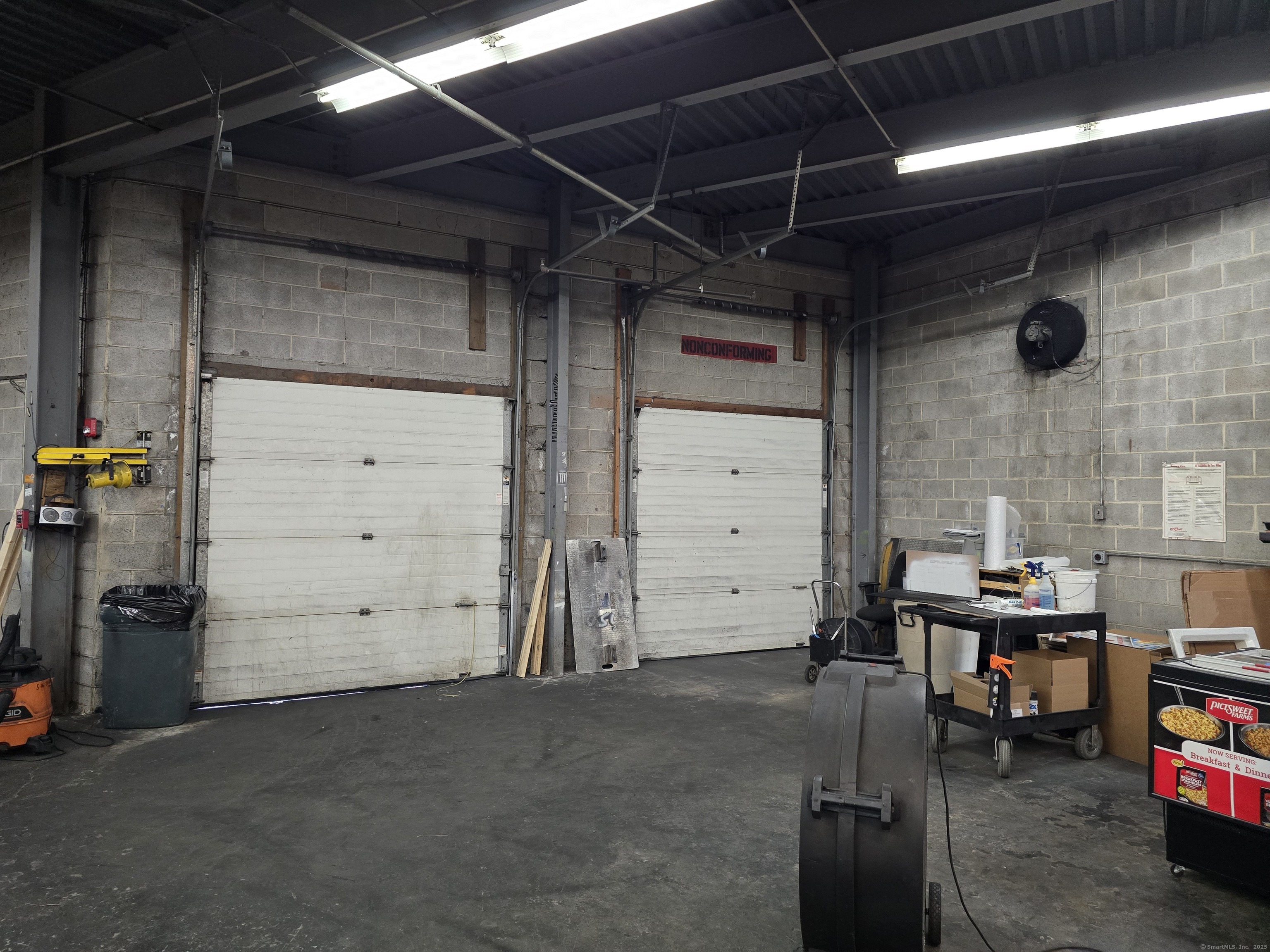 Middletown, Connecticut 06457, United States, ,3 BathroomsBathrooms,Commercial,Active,226745