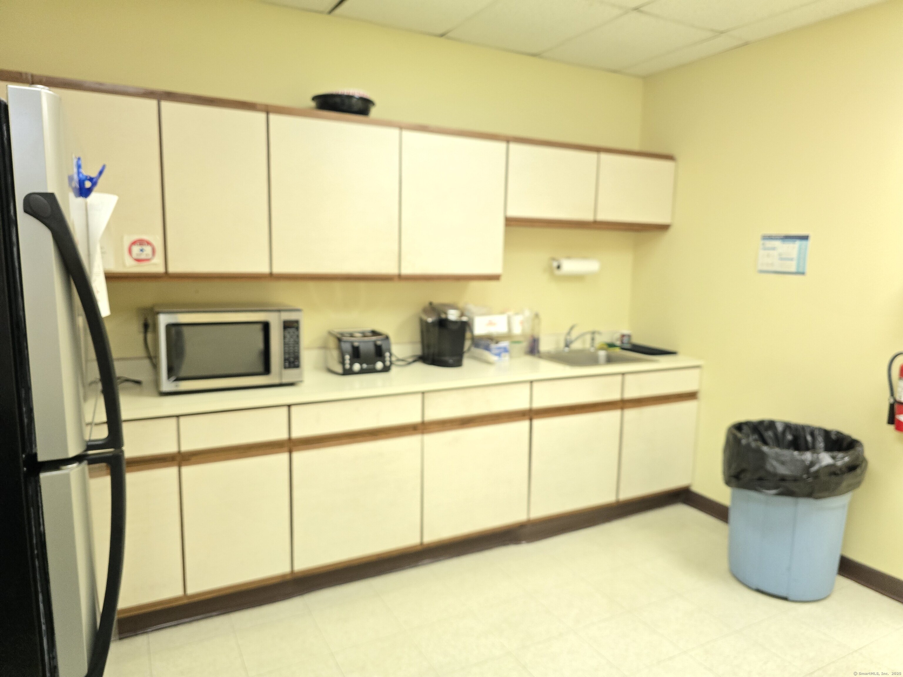 Middletown, Connecticut 06457, United States, ,3 BathroomsBathrooms,Commercial,Active,226745