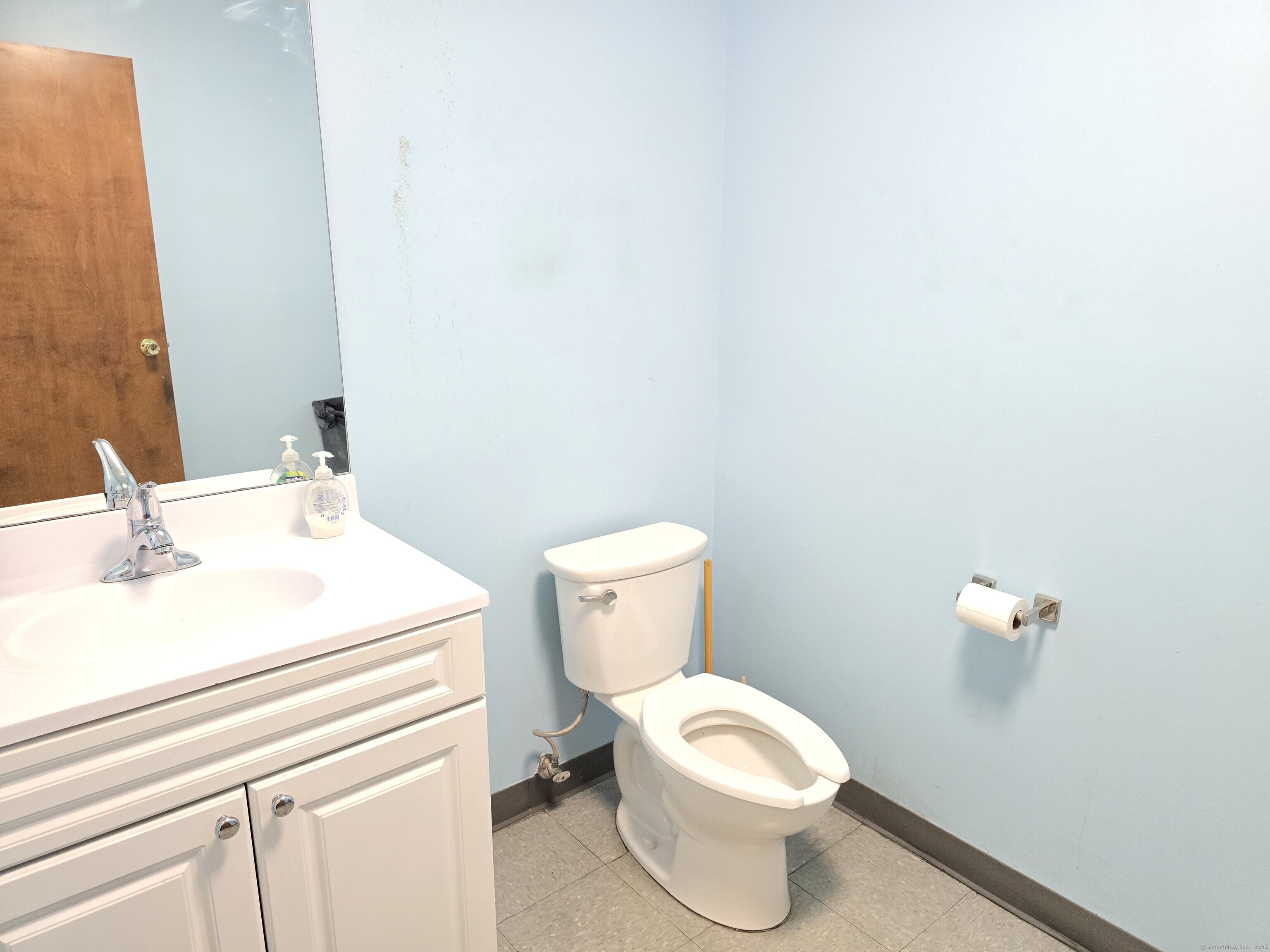 Middletown, Connecticut 06457, United States, ,3 BathroomsBathrooms,Commercial,Active,226745