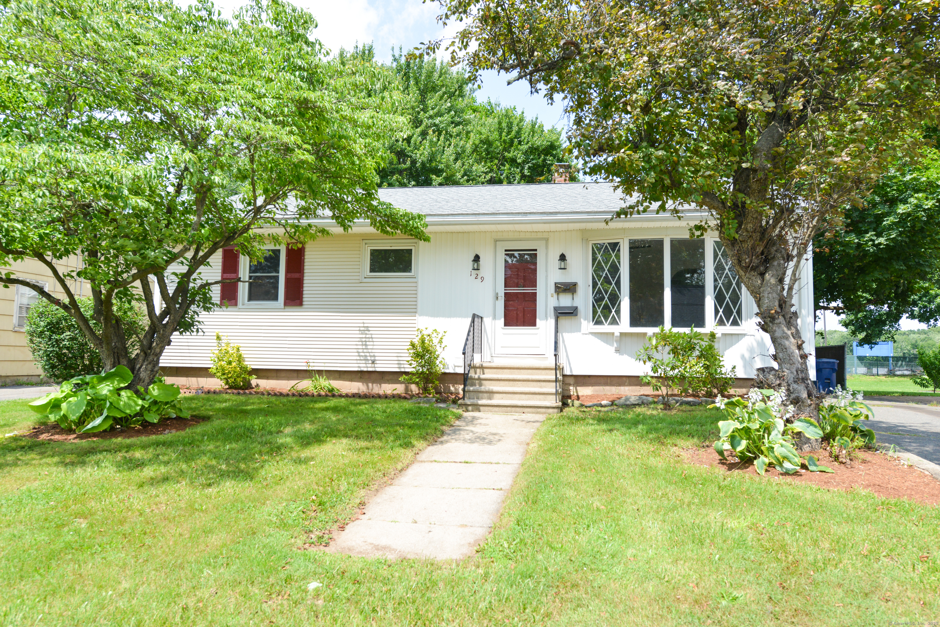 129 Tomlinson Avenue