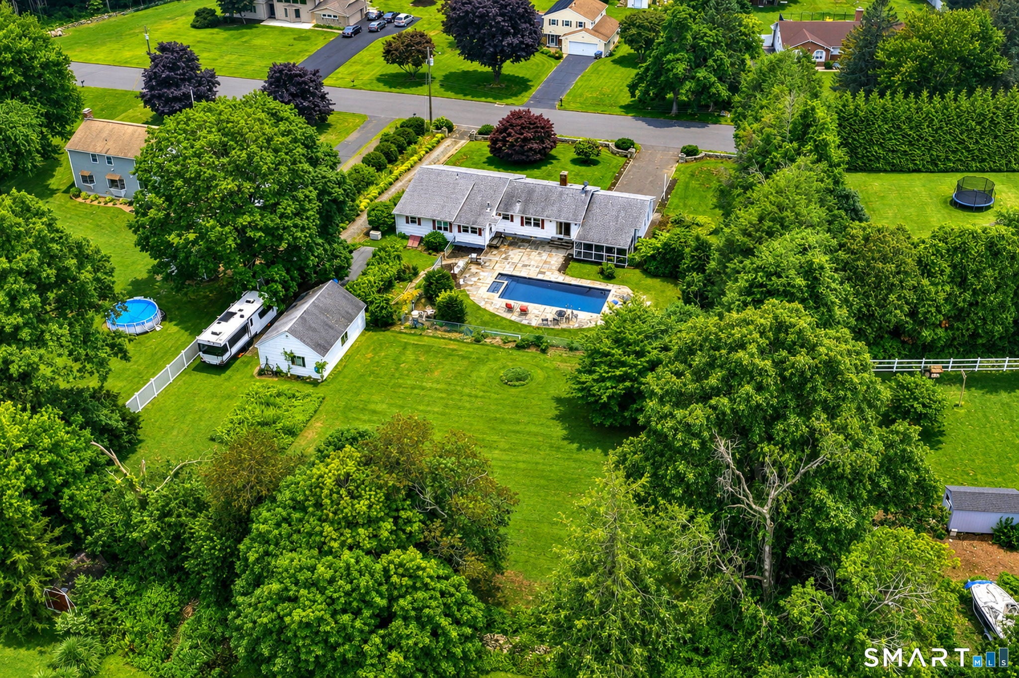 52 Lauderdale Drive