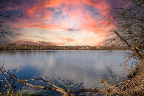 Photo of 16 Greenbriar Drive #APT A, Farmington, CT 06032 (MLS # 24140400)